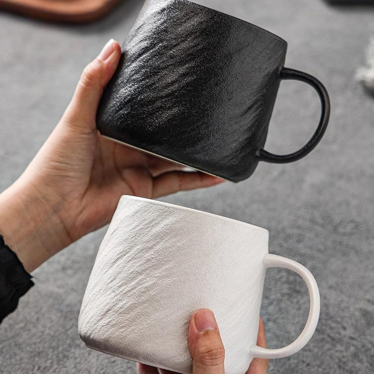 17 Oz Minimalist Ceramic Coffee Mug Tea Mug with Rock Texture Surface, Large Capacity Drinking Cup for Office Home (black,17