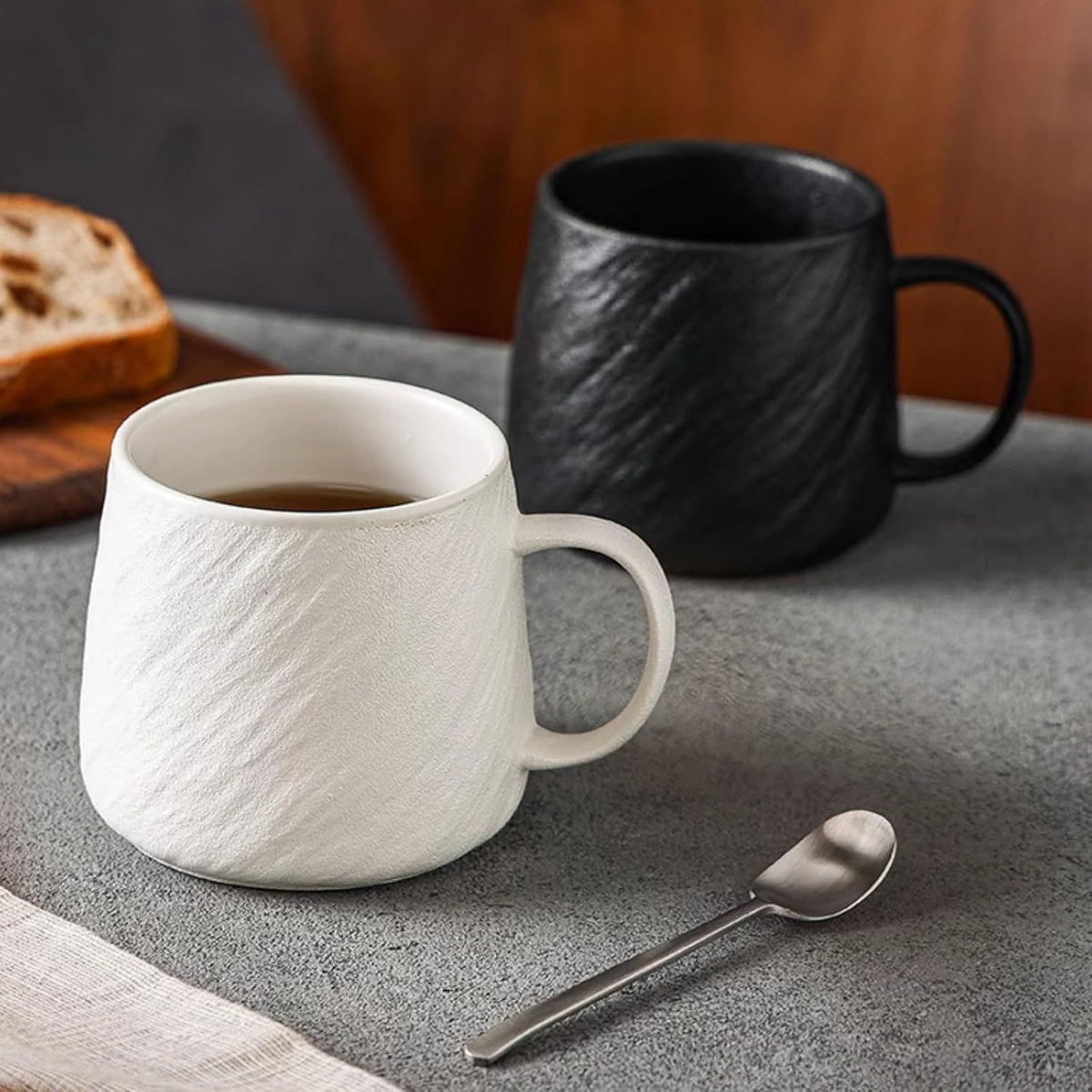 17 Oz Minimalist Ceramic Coffee Mug Tea Mug with Rock Texture Surface, Large Capacity Drinking Cup for Office Home (black,17