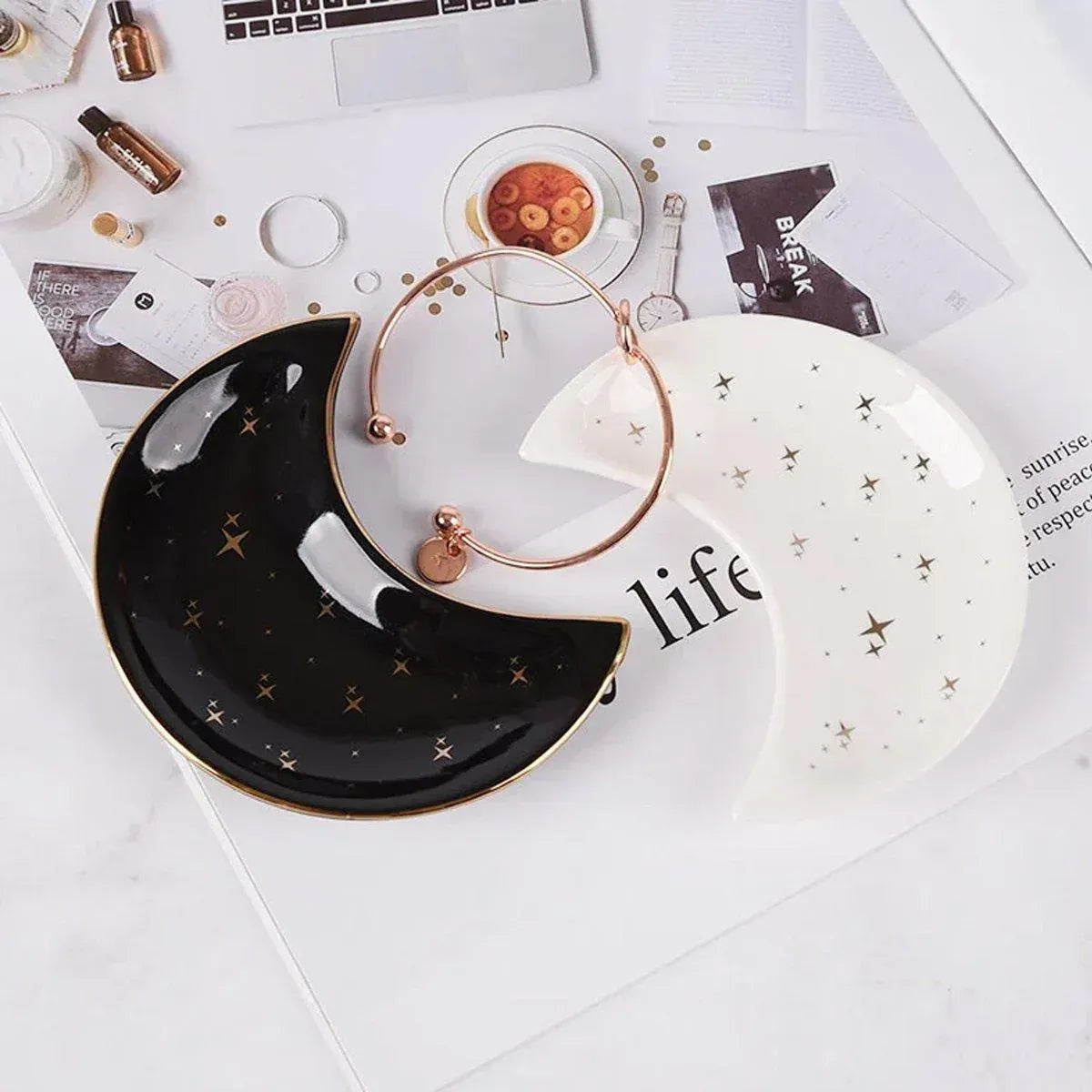 Moon Shaped Decorative Plate Fruit Tray Jewelry Storage Rack Dip Saucer for Home – view 9